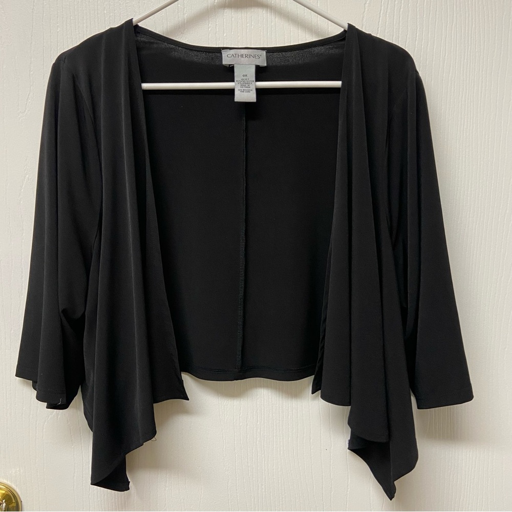 🎯 Dressy black shrug from Catherine’s. Size 0x